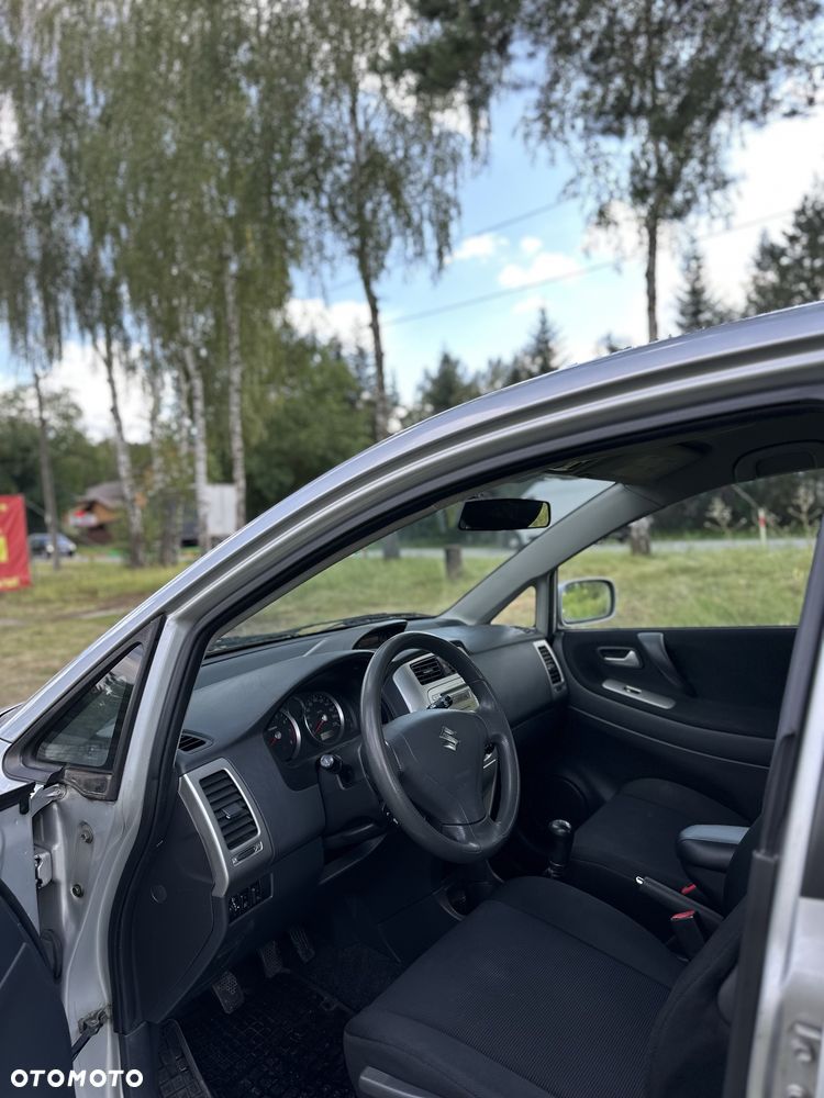 Suzuki Liana - 6