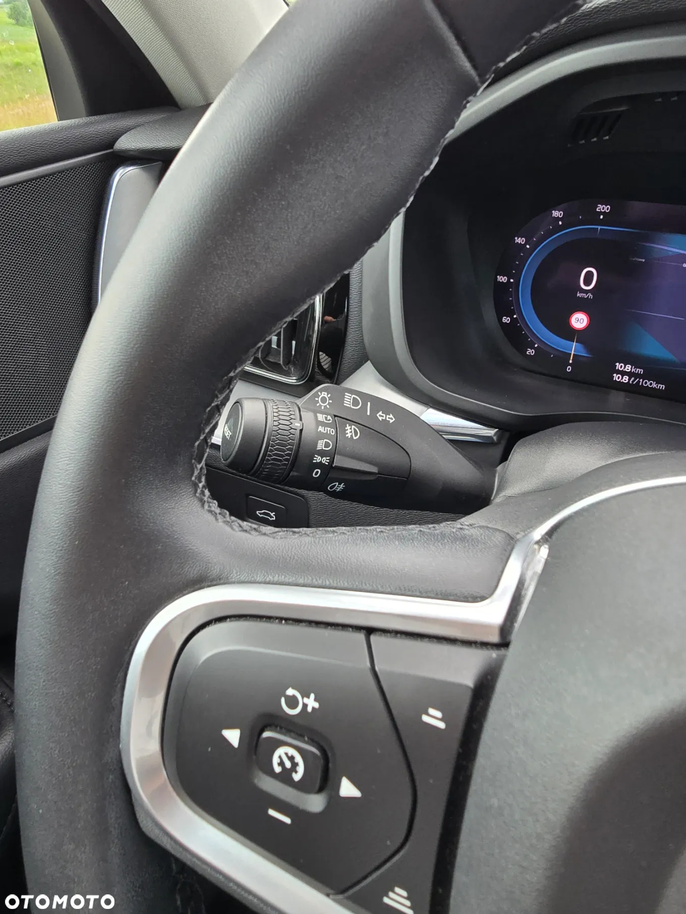 Volvo XC 60 D4 Momentum Pro - 21