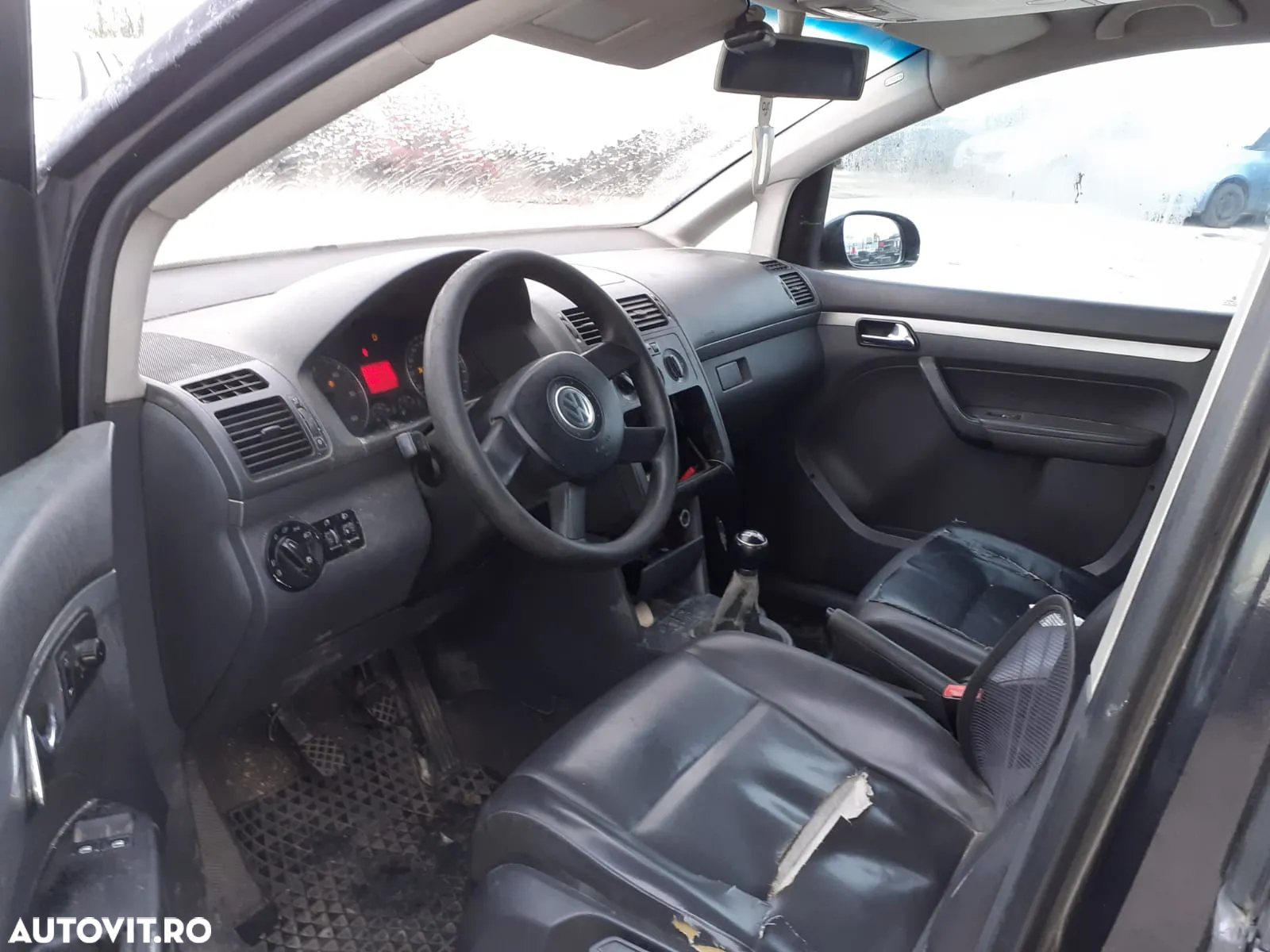 Dezmembram Volkswagen Touran - 8