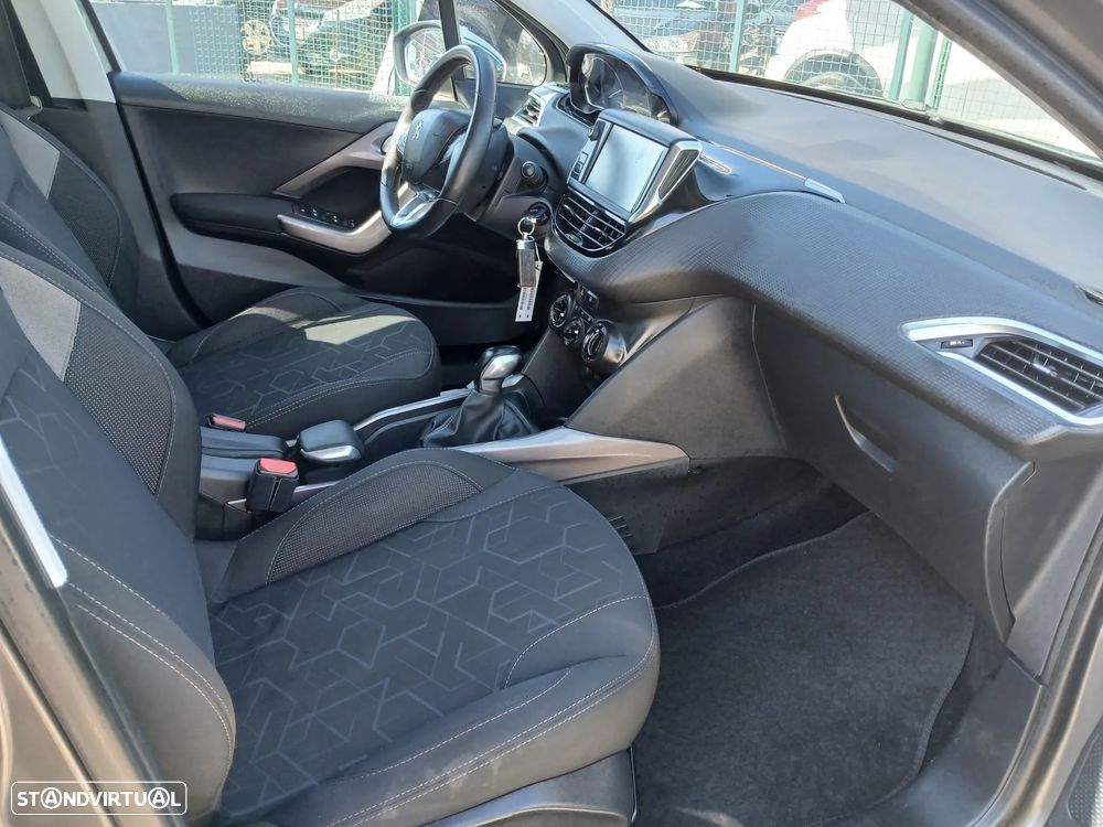 Peugeot 2008 1.2 PureTech Style - 23