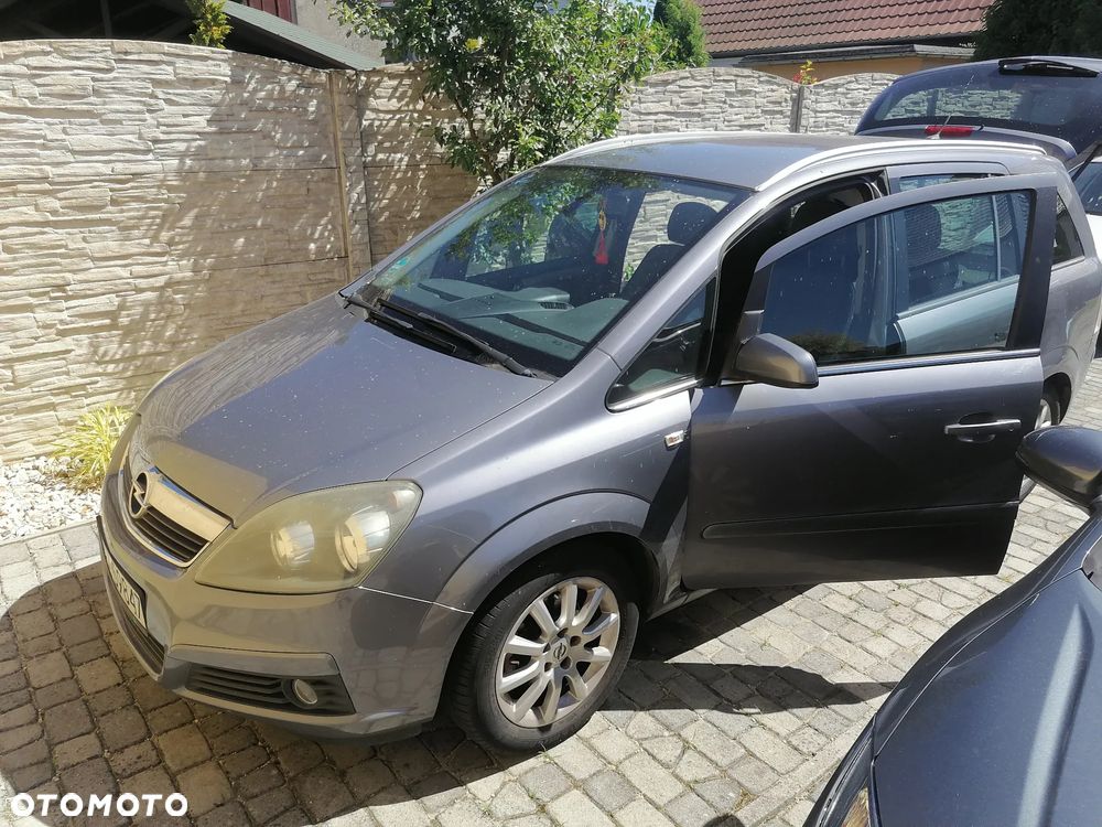 Opel Zafira - 1