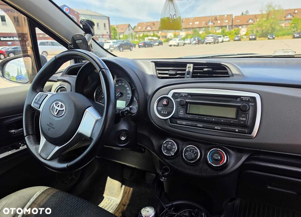 Toyota Yaris - 4
