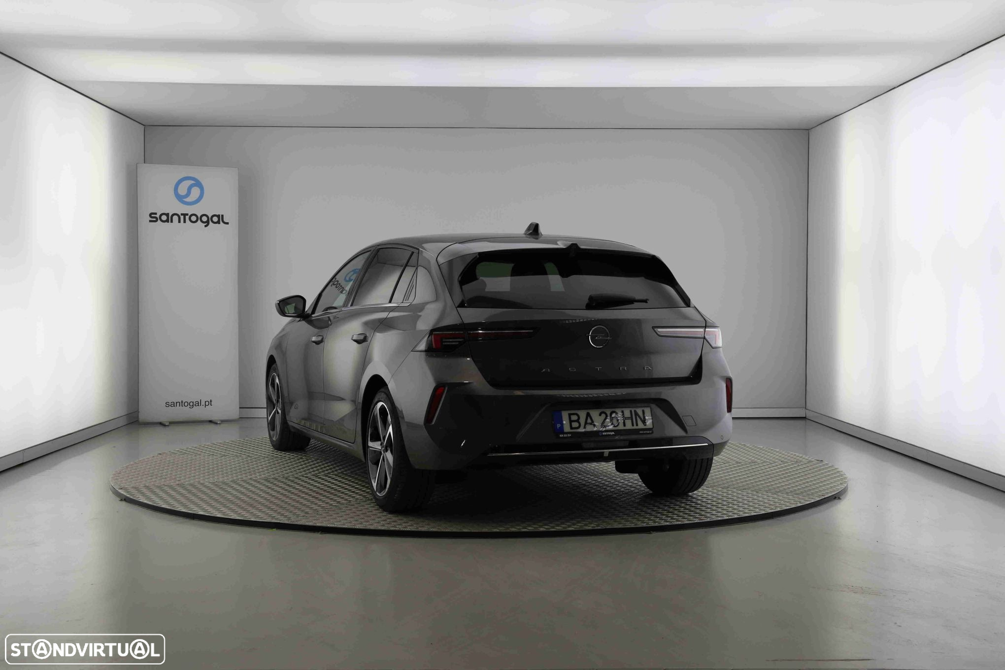 Opel Astra 1.2 T Elegance - 4