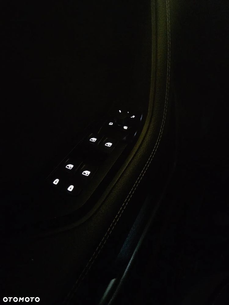 Skoda Superb 2.0 TSI Sportline DSG - 32