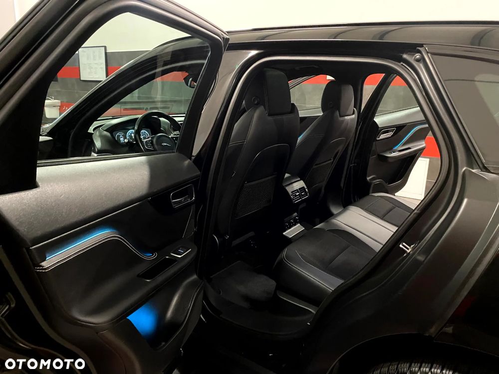Jaguar F-Pace 20d AWD R-Sport - 23