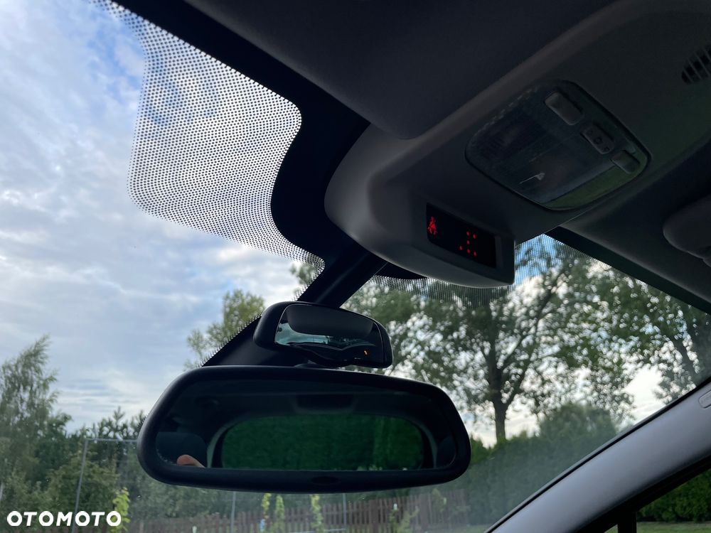 Peugeot 5008 HDI FAP 150 Family - 25