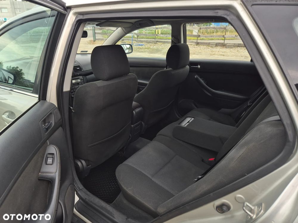 Toyota Avensis 1.8 VVT-i Terra - 7