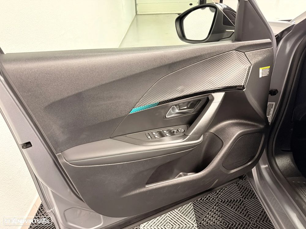 Peugeot 2008 BlueHDi 110 Allure - 22