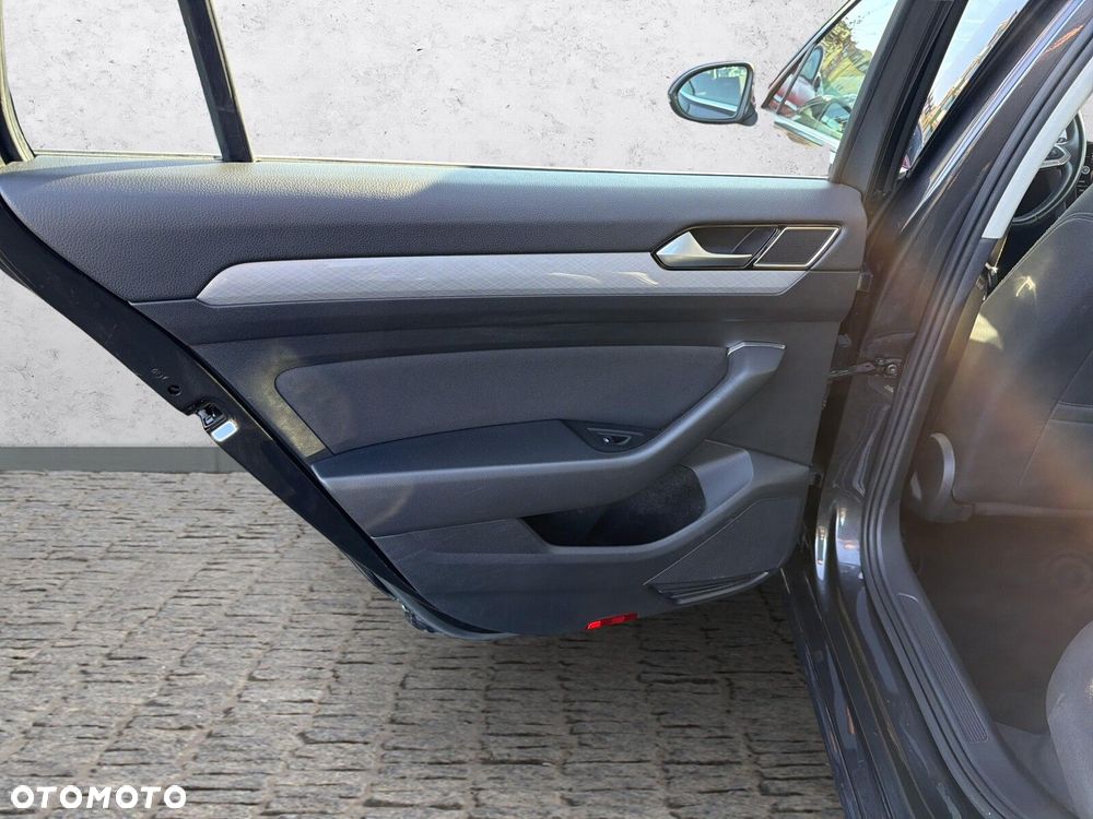 Volkswagen Passat 2.0 TDI EVO Business DSG - 35