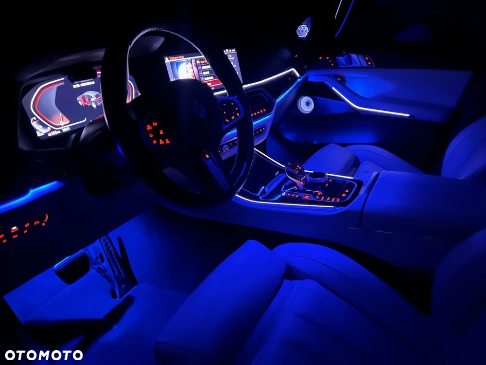 BMW X5 M M50d - 16