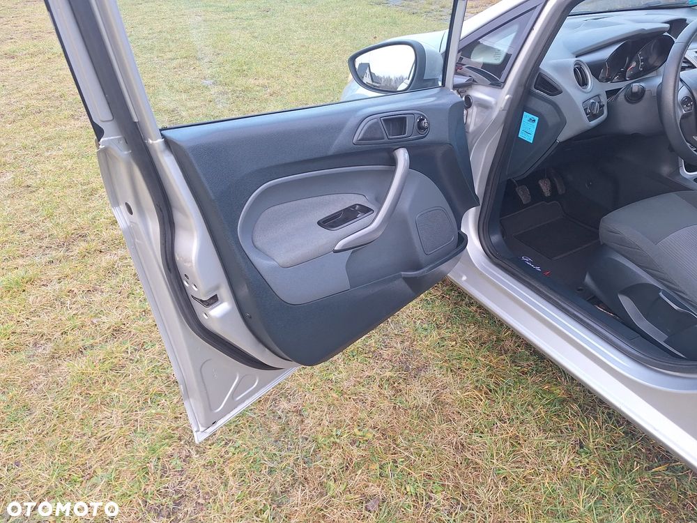 Ford Fiesta 1.25 Celebration - 26