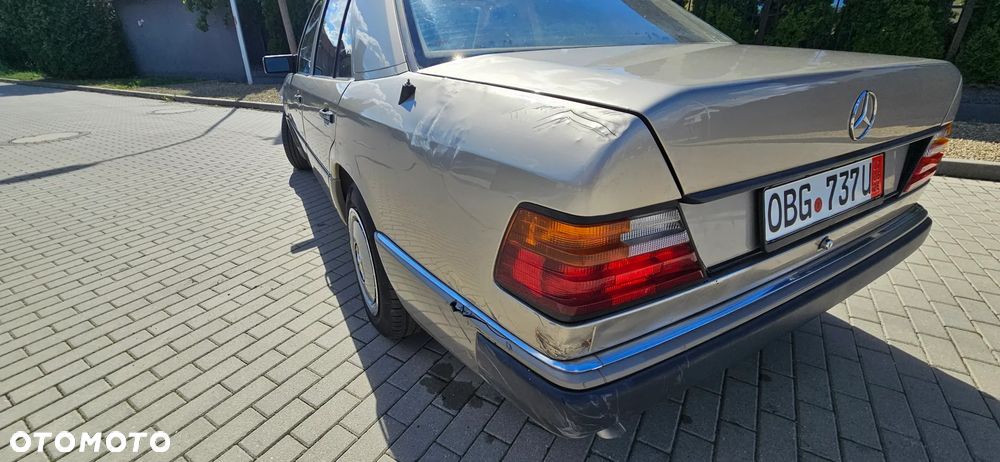 Mercedes-Benz W124 (1984-1993) - 11