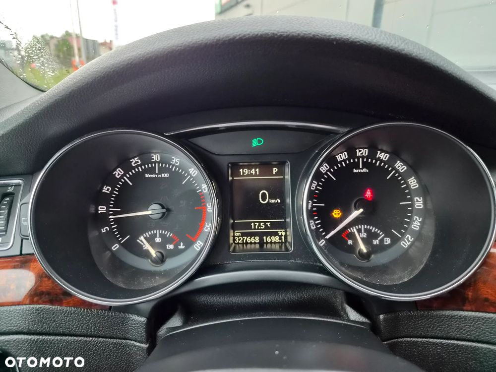Skoda Superb 2.0 TDI DSG Elegance - 11