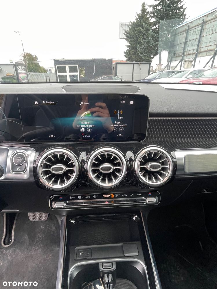 Mercedes-Benz GLB - 30