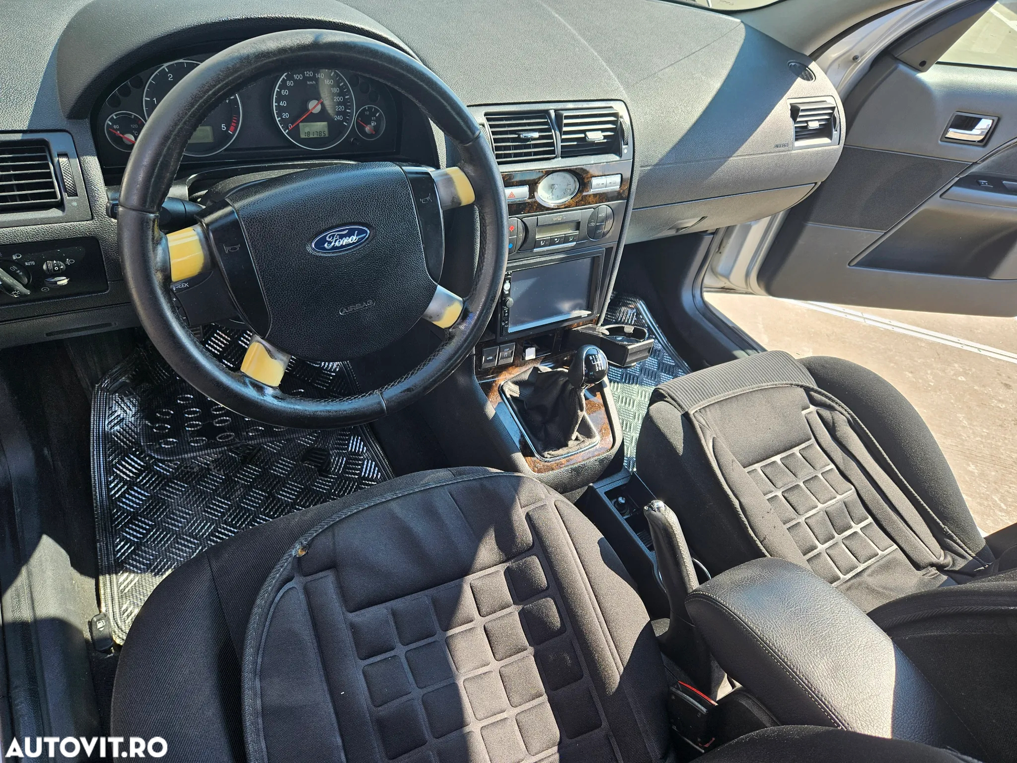 Ford Mondeo 2.0TDCi Ghia - 15
