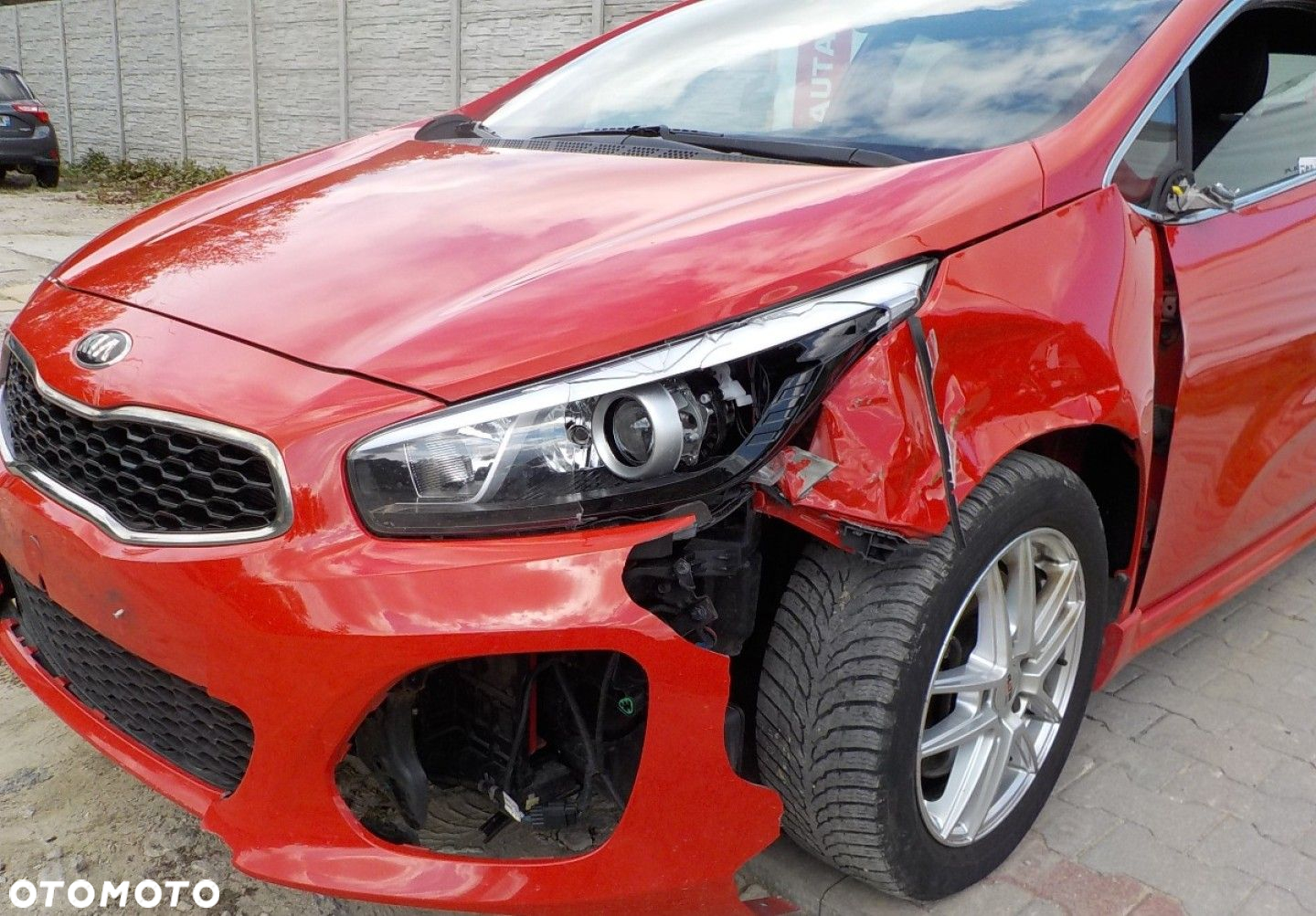 Kia Ceed - 10