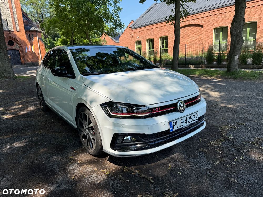 Volkswagen Polo - 2