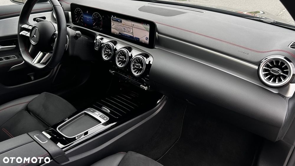 Mercedes-Benz CLA 200 mHEV 7G-DCT - 23