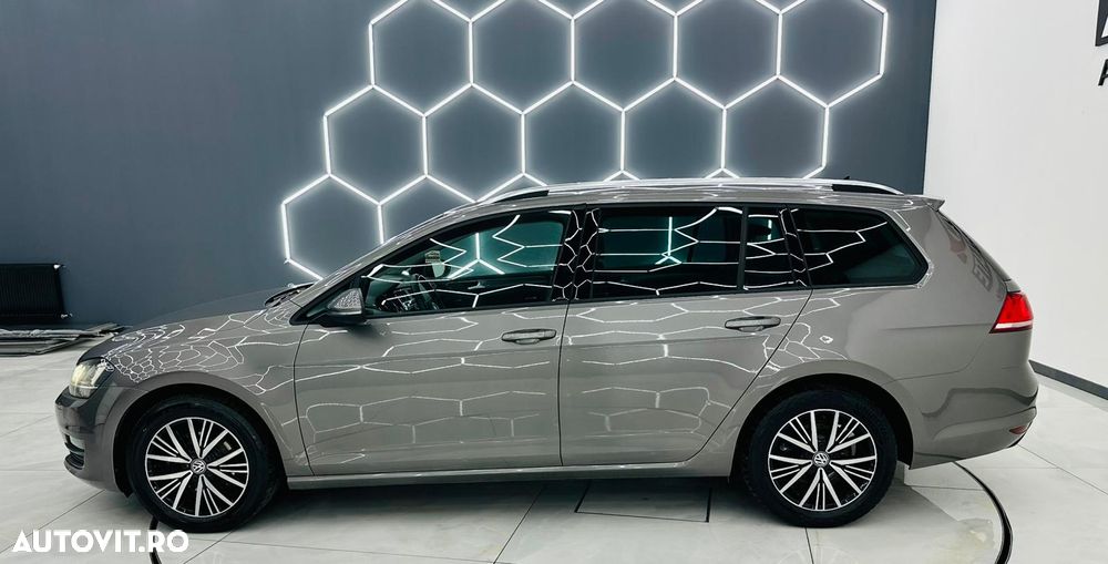 Volkswagen Golf 2.0 TDI BlueMotion Technology Allstar - 35