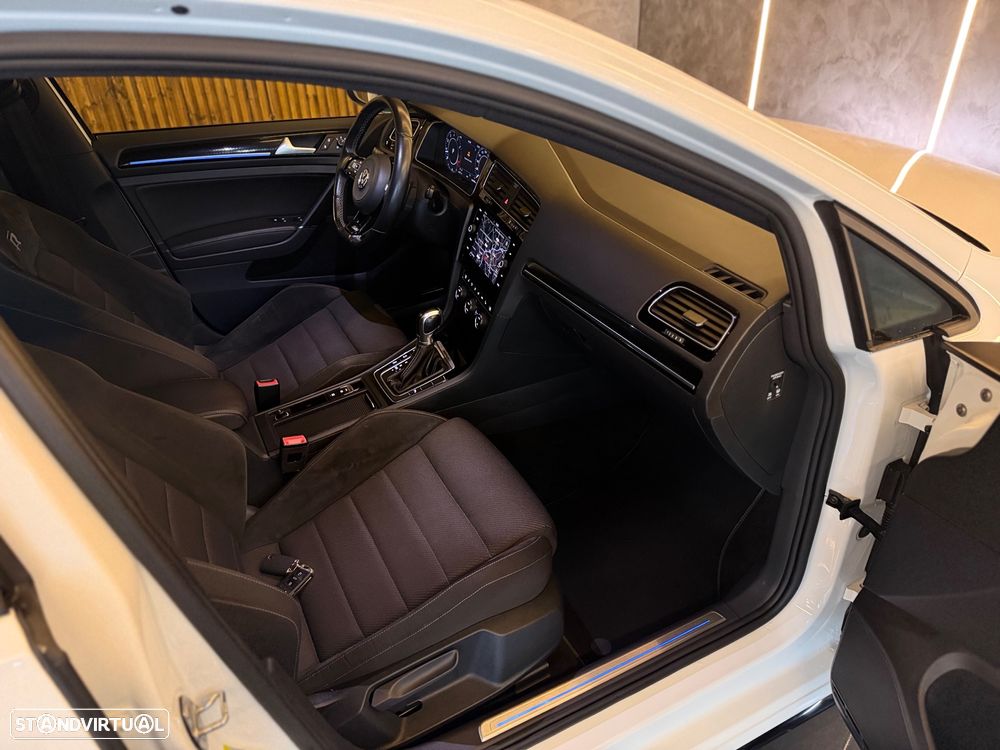 VW Golf R 4Motion (BlueMotion ) DSG - 27