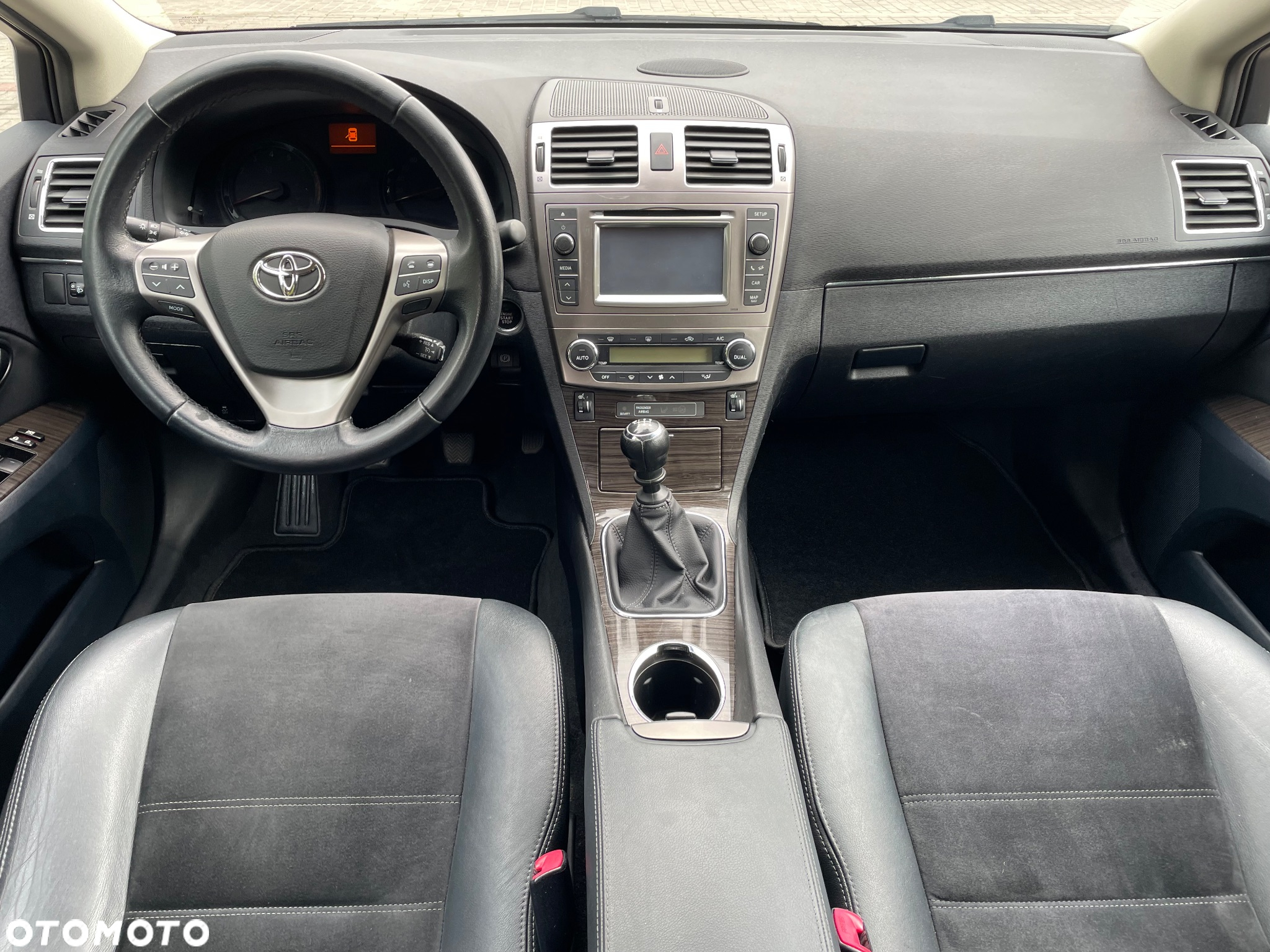 Toyota Avensis 1.8 Executive - 11