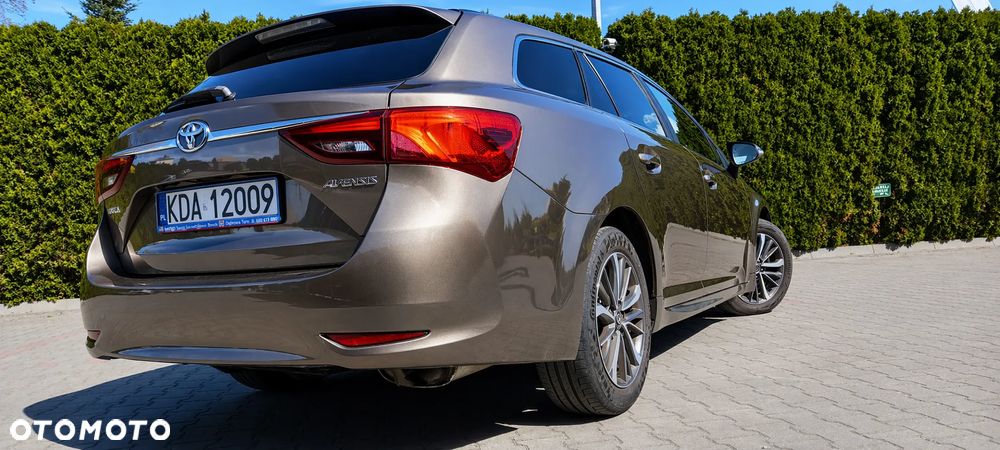 Toyota Avensis 1.8 Premium - 3