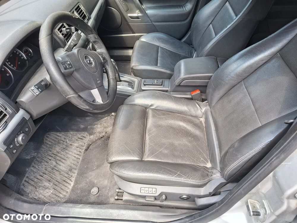 Opel Vectra 3.0 V6 CDTI Cosmo - 17
