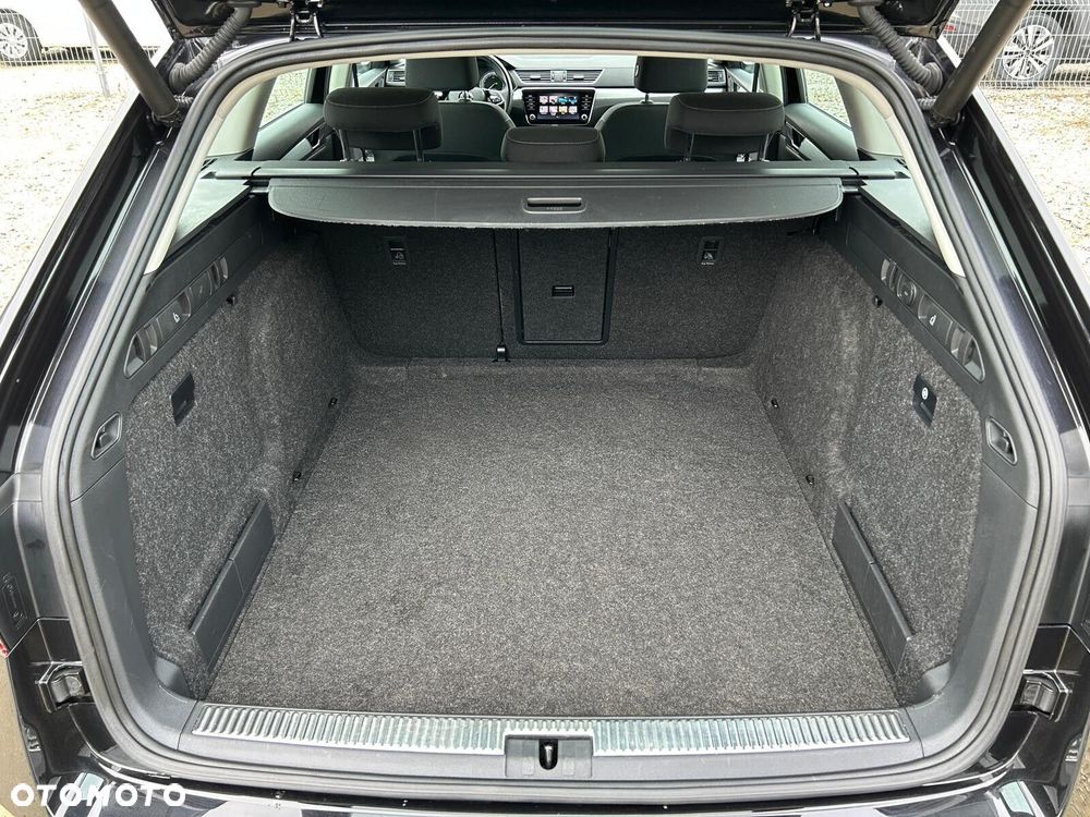 Skoda Superb 2.0 TSI Ambition DSG - 11