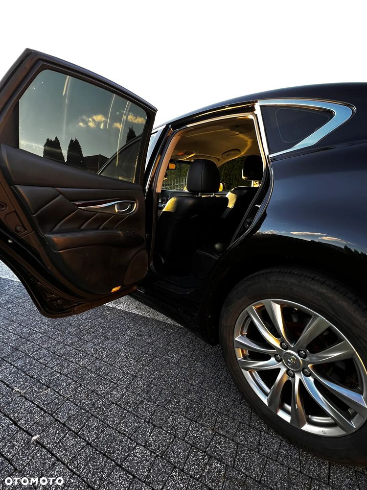 Infiniti Q70 2.2d Sport Tech - 3