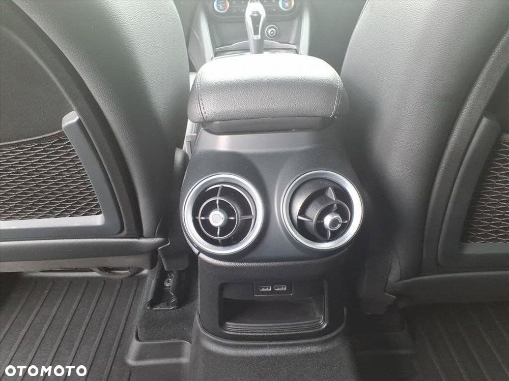Alfa Romeo Stelvio - 20