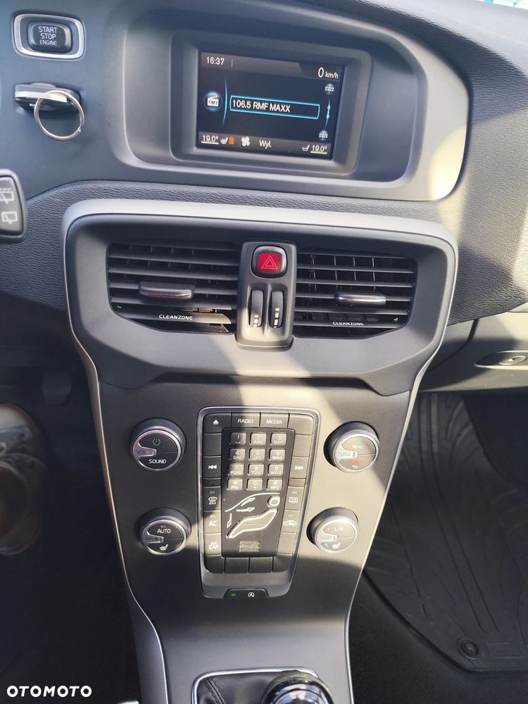 Volvo V40 D2 Drive-E Momentum - 19