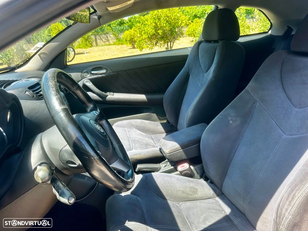 Alfa Romeo GT 1.9 JTD M-JET - 19