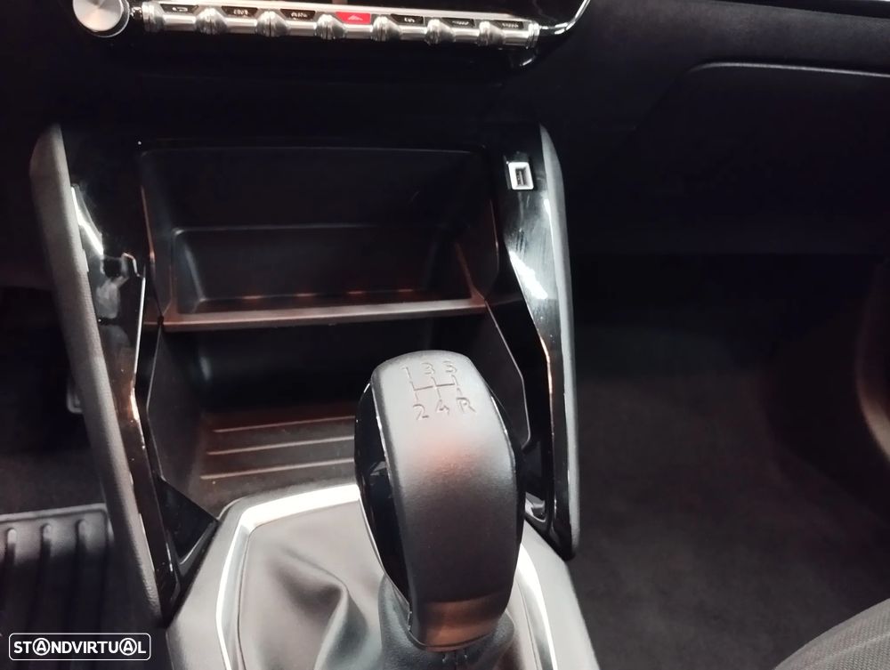 Peugeot 208 1.2 PureTech Active Pack - 27