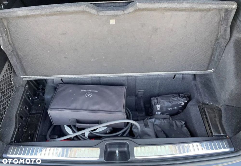 Mercedes-Benz GLC 300 e 4-Matic - 12