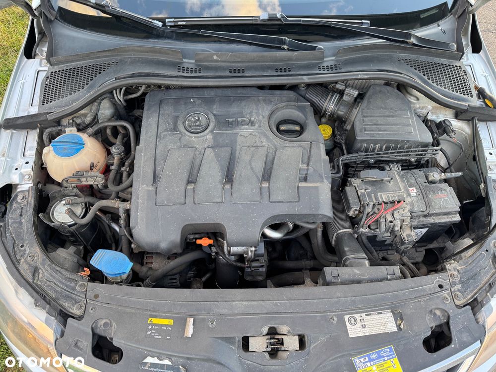 Skoda RAPID 1.6 TDI DPF Edition - 9