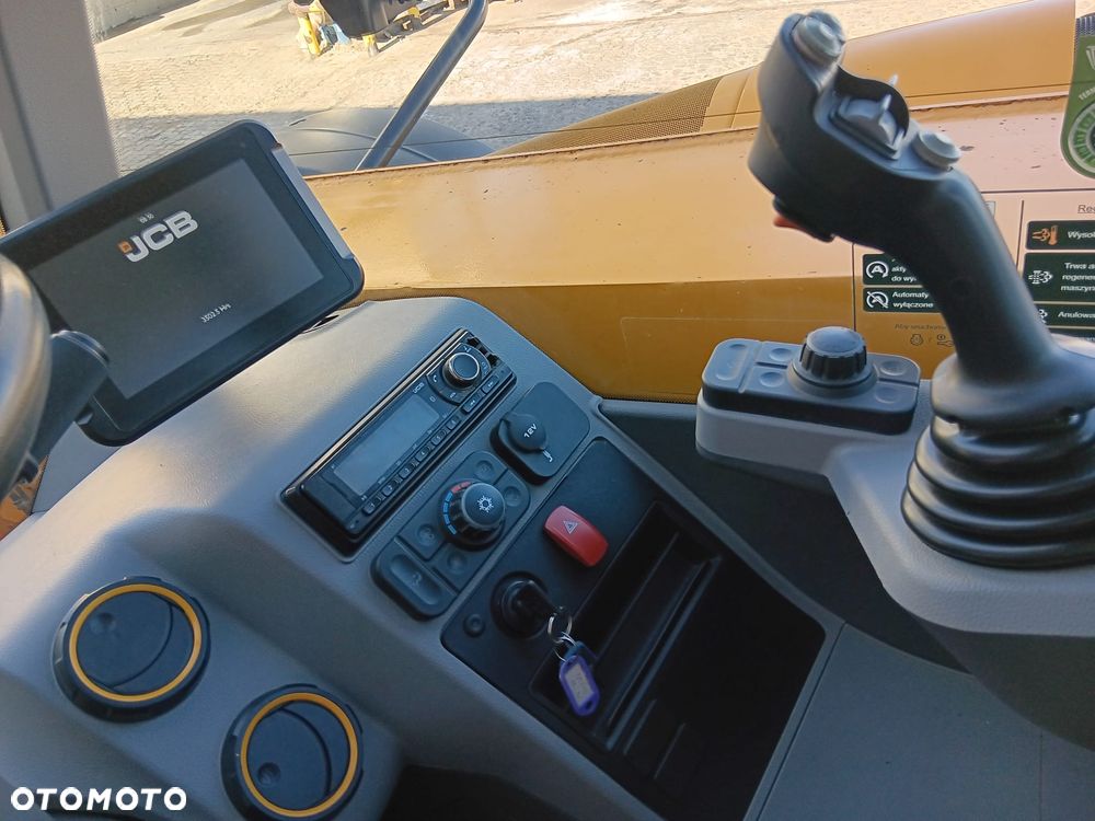 JCB 542-70 Agri - 9