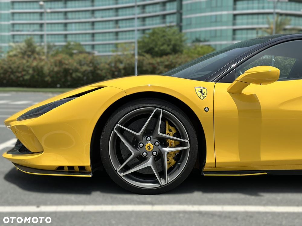 Ferrari F8 Tributo - 24