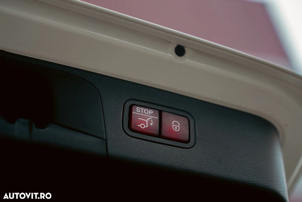 Mercedes-Benz GLC 300 e 4MATIC - 34