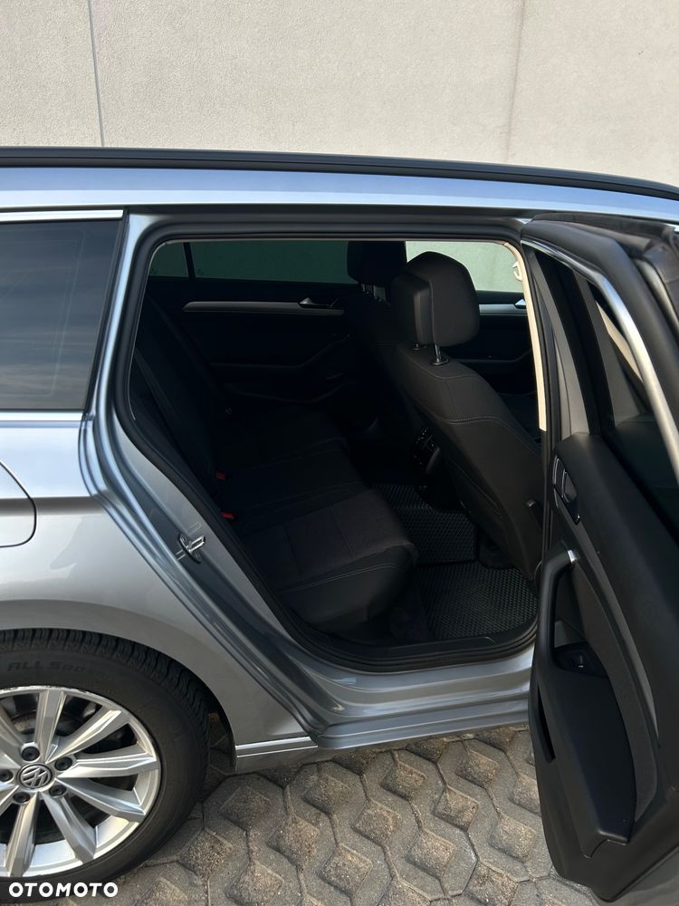 Volkswagen Passat 2.0 TDI SCR DSG Comfortline - 16