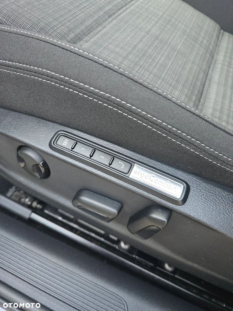 Volkswagen Passat - 9