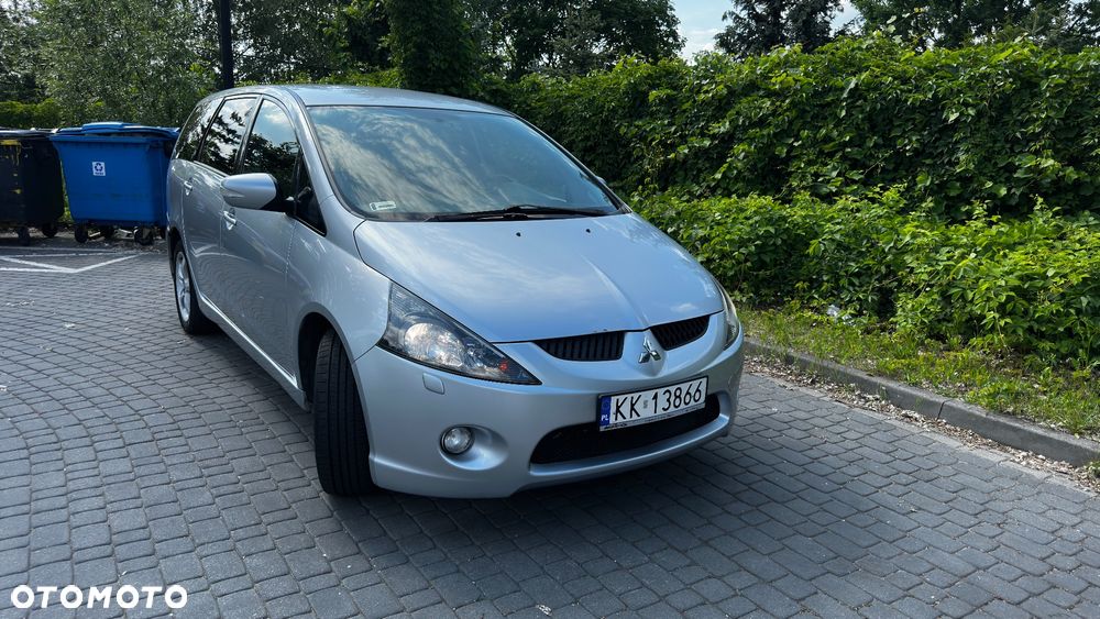 Mitsubishi Grandis 2.4 Intense (lea) - 2