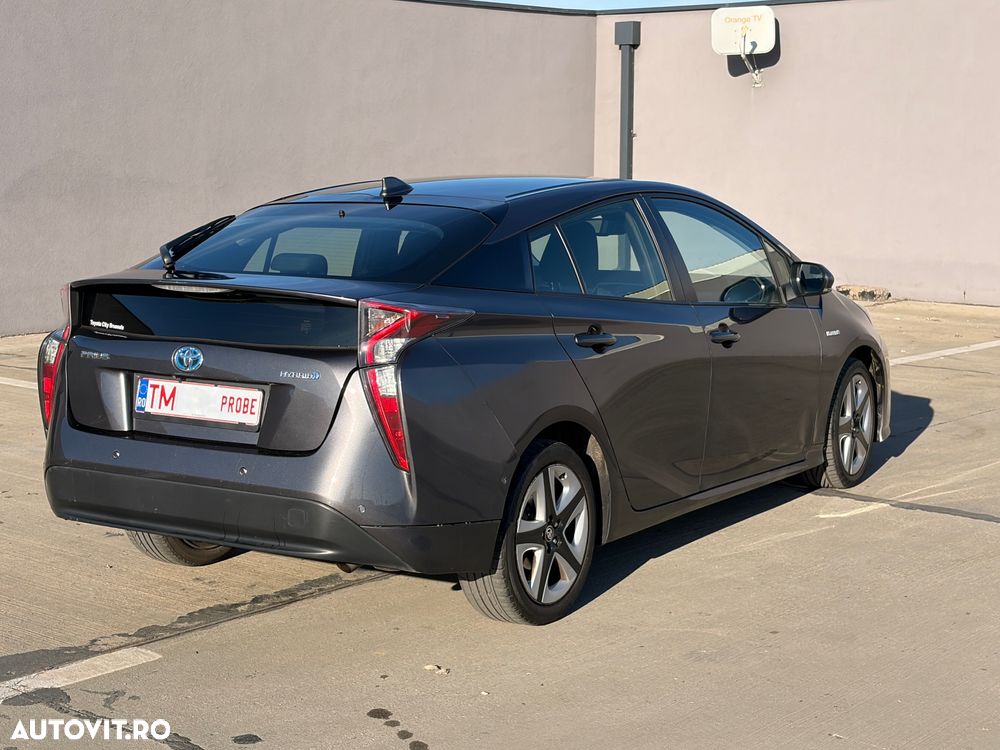 Toyota Prius (Hybrid) Executive - 5