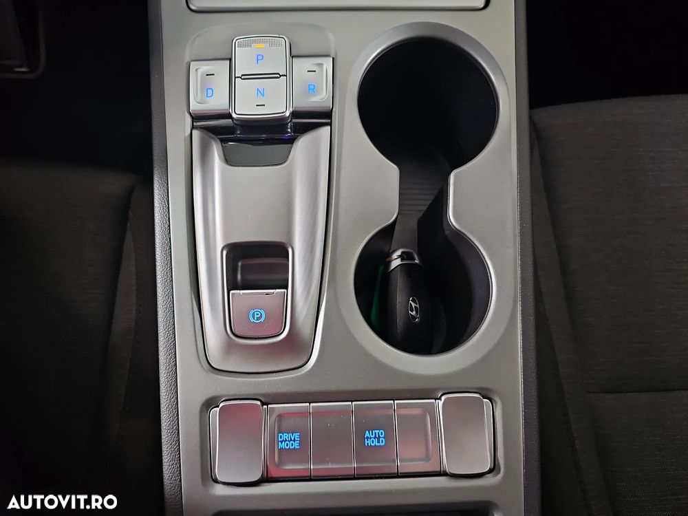Hyundai KONA - 17