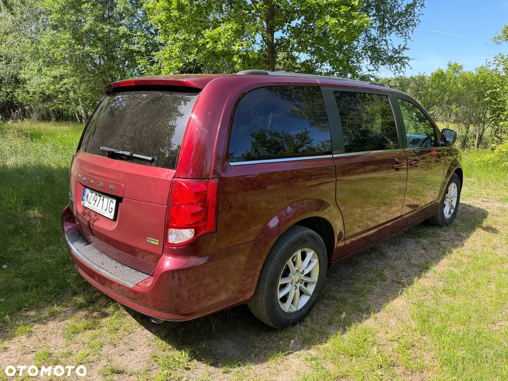 Dodge Grand Caravan 2018 photo 3