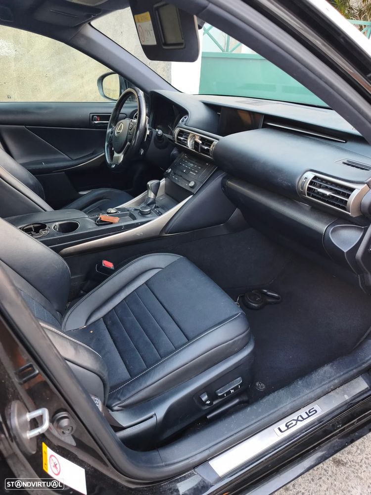Lexus IS 300H F Sport - 5