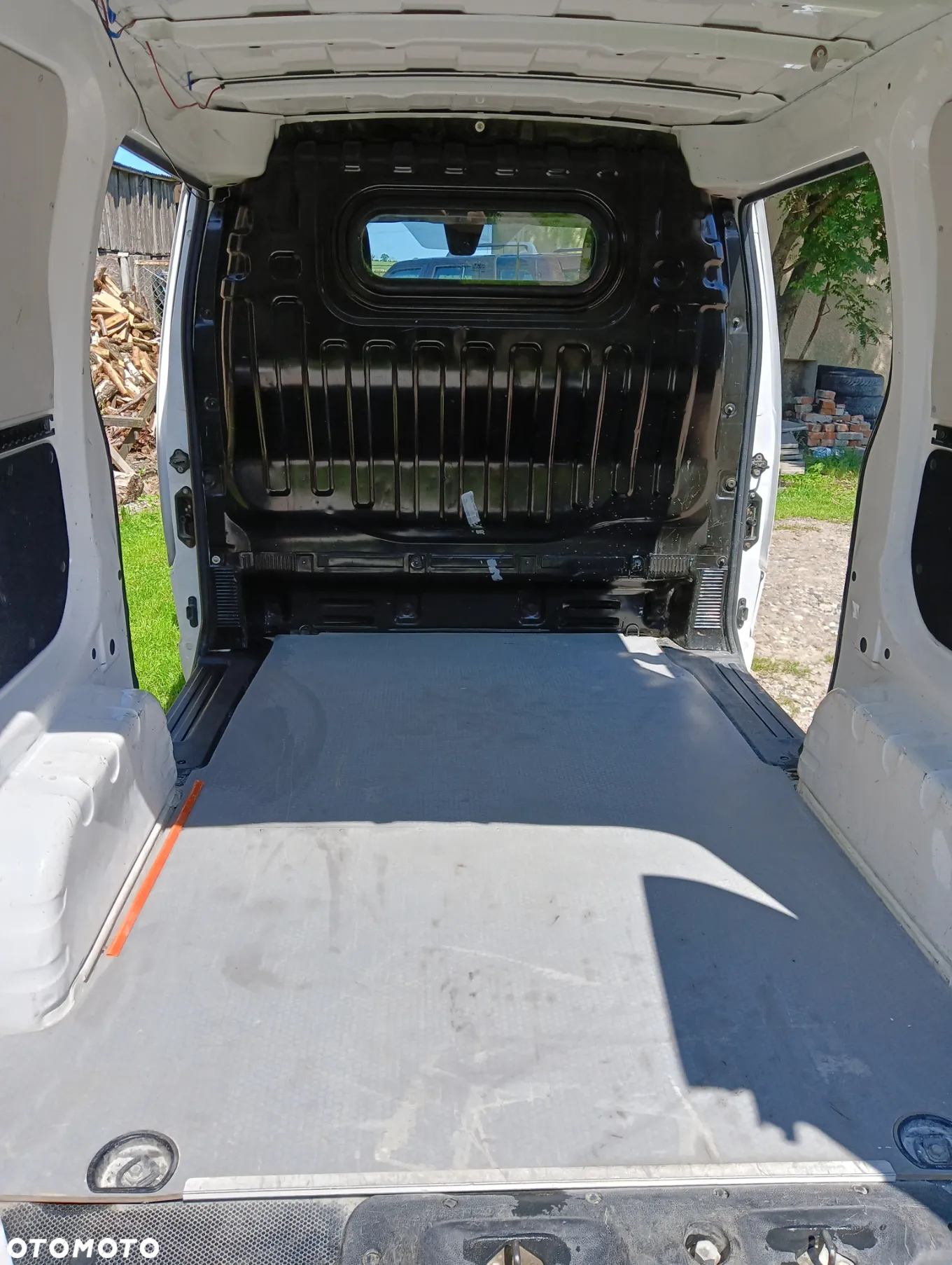 Nissan NV200 - 18