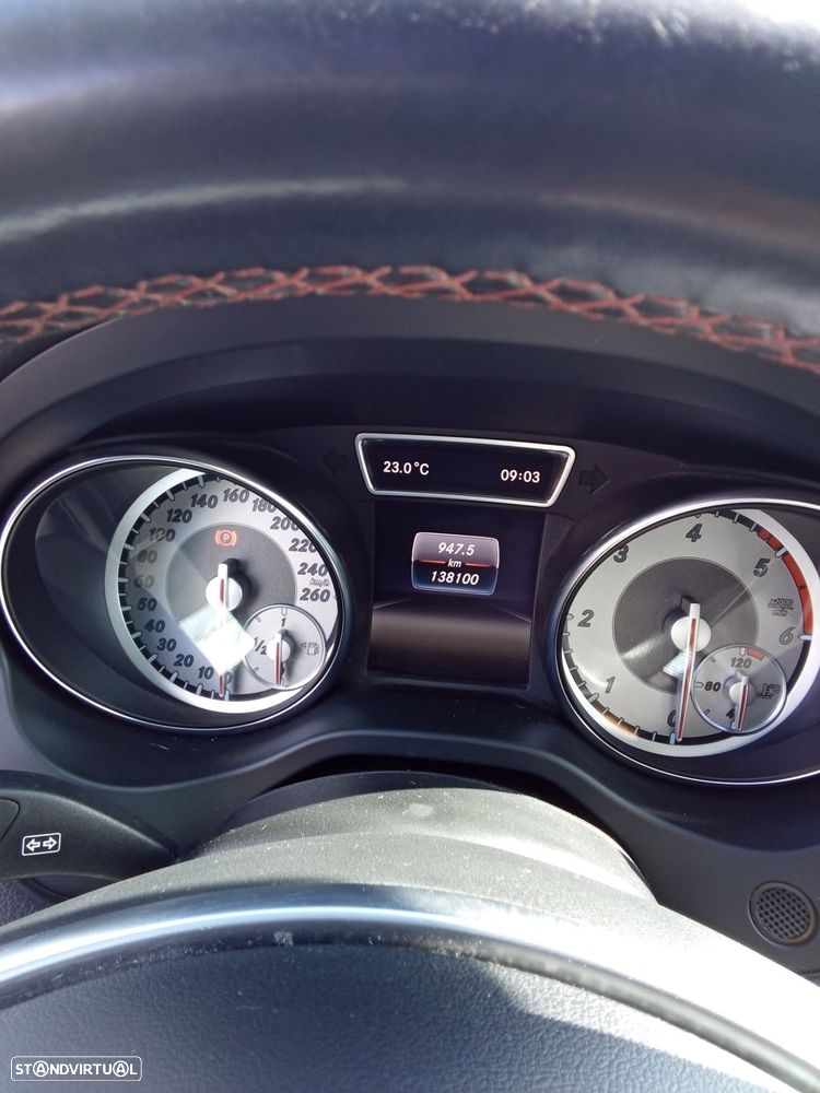 Mercedes-Benz CLA 180 d Shooting Brake AMG Line - 10