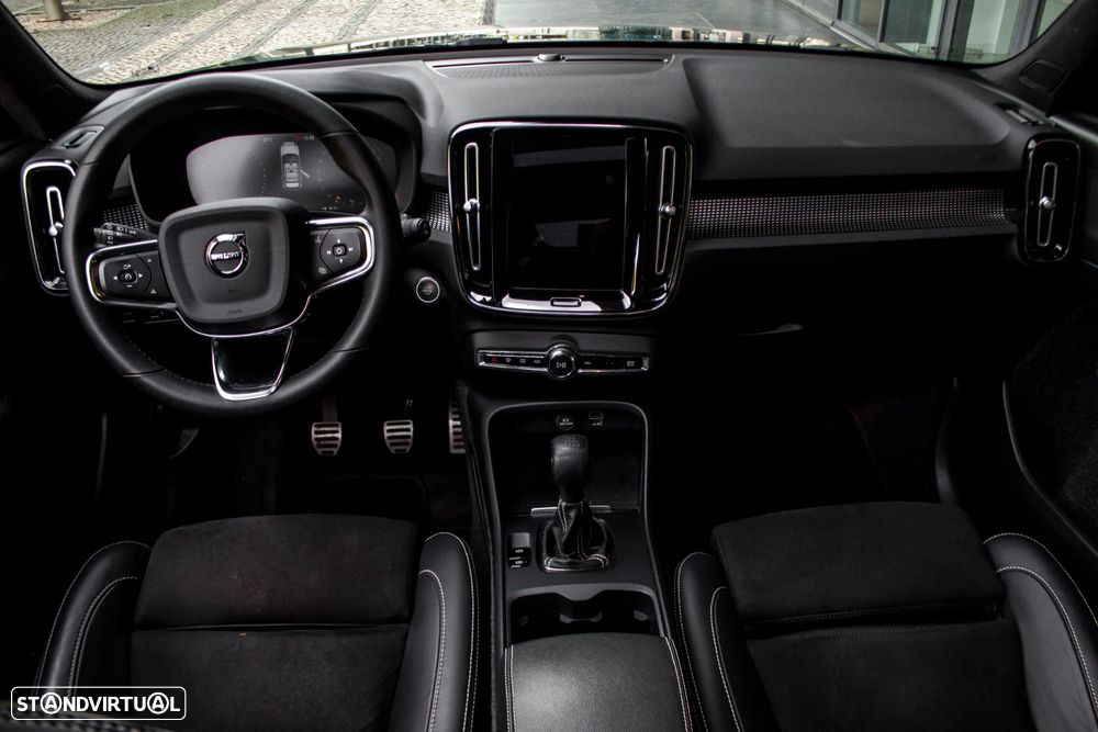 Volvo XC 40 T3 Momentum - 30