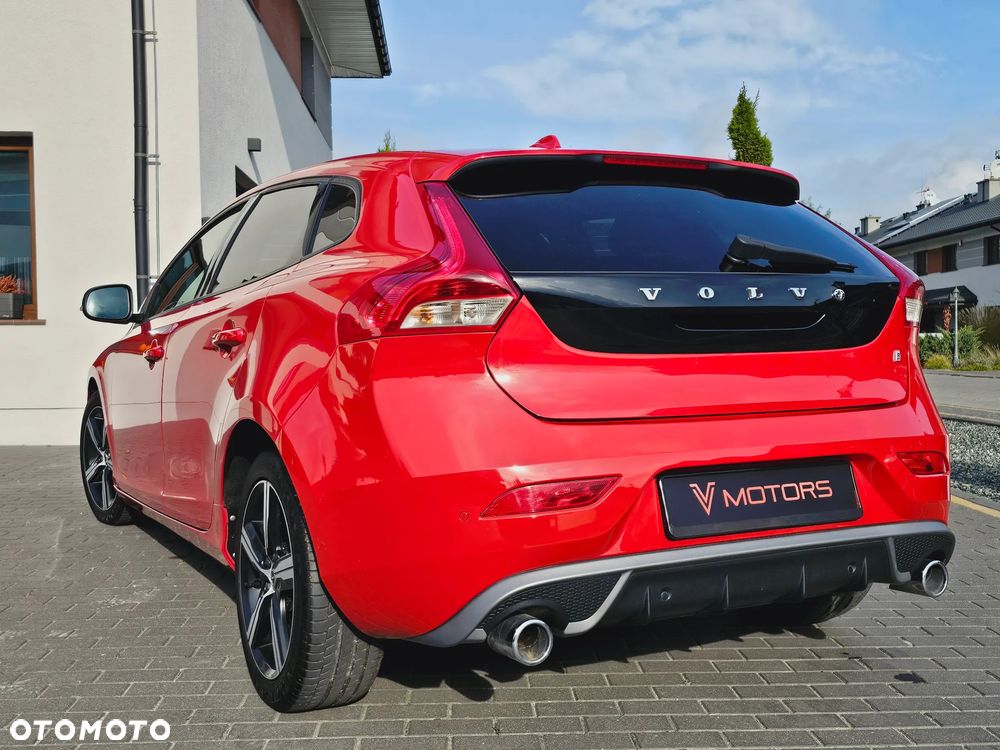 Volvo V40 D2 Drive-E R-Design Momentum - 2