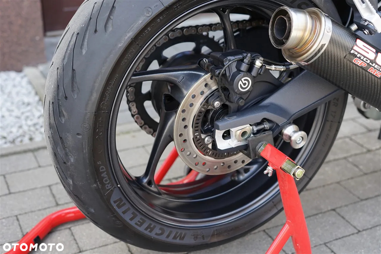 Triumph Street Triple - 7